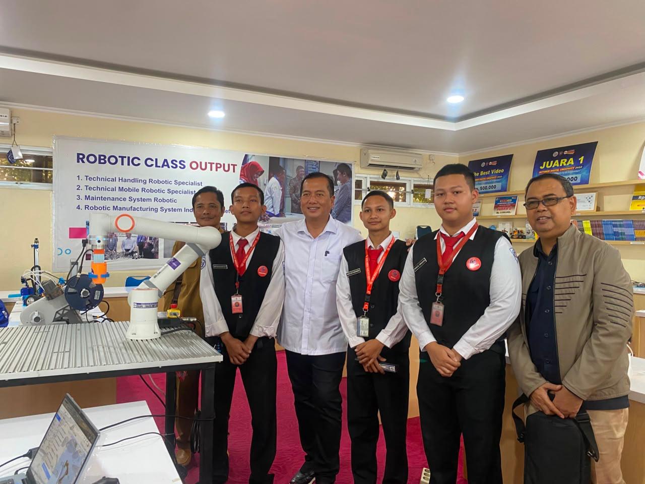 Gubernur Miq Iqbal Akselerasi Transformasi SMK Berbasis Industri