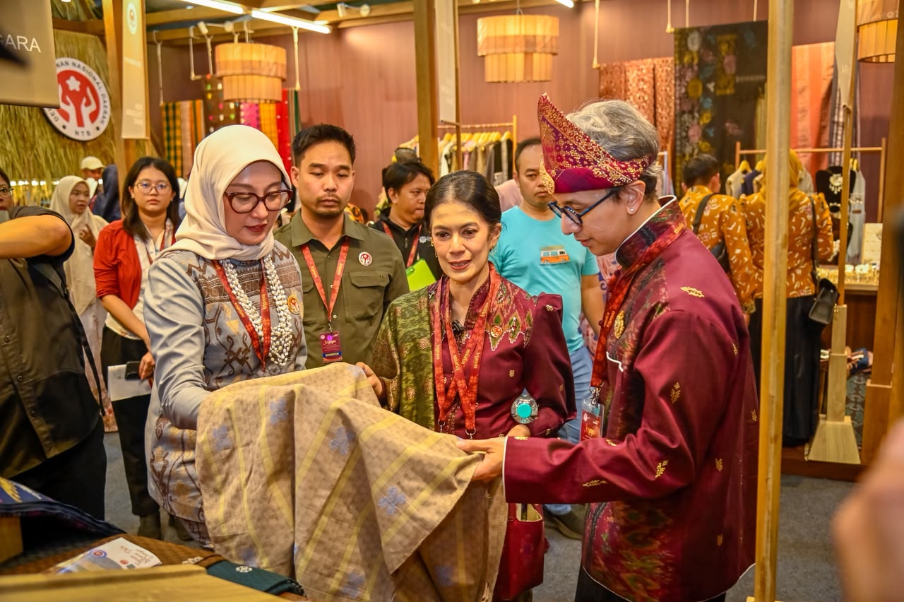 Muna Pa’a Dompu Hadir dengan Inovasi Pewarna Alam