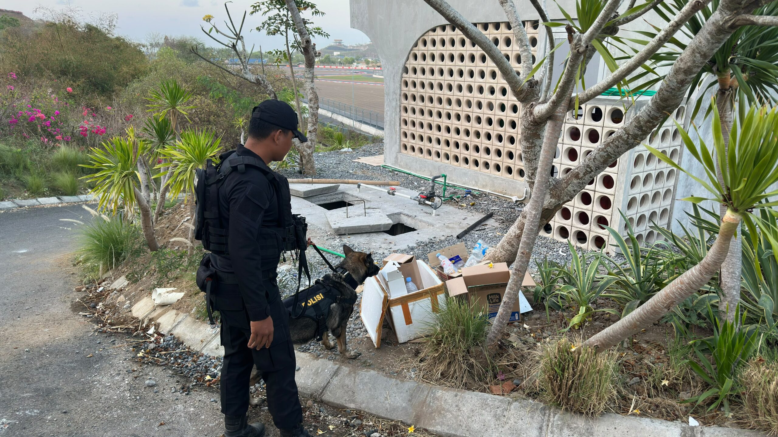 Cegah Ancaman Bom, Unit K-9 Sisir Area Pengamanan MotoGP Mandalika